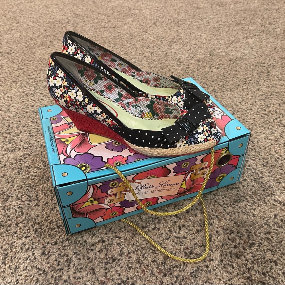 Poetic License Womens Espadrille Wedge Shoes